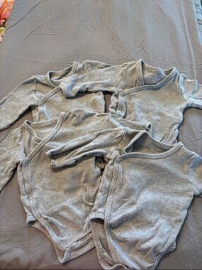 GOOBIE BABY Gray Long-Sleeve Baby Bodysuit Set